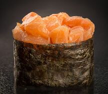 Суши острые с лососем