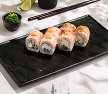 Филадельфия с креветками и соусом спайси