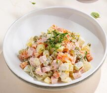 Оливье по-домашнему с колбасой