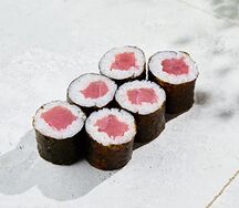 Ролл с тунцом