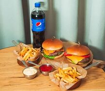 Комбо Burger Party с сырным бургером и картофелем фри