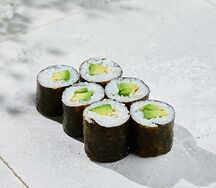 Ролл с авокадо