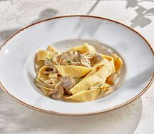 Паста паппарделле с белыми грибами
