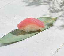 Суши с тунцом