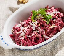 Салат из нежной говядины с копченым сыром сулугуни