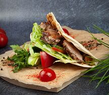 Пита куриная на углях в лепешке