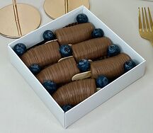 Бананы в шоколаде classic с голубикой