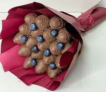 Букет из клубники в шоколаде с голубикой 19 ягод №20 Classic 
