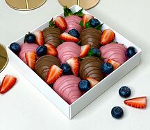 Набор клубники в шоколаде с голубикой и клубникой №4