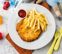 Куриный шницель с картофелем фри