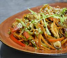 Wok лапша Удон с курицей
