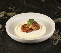 Котлеты с лососем и картофельным пюре