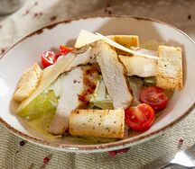 Салат Цезарь с курицей