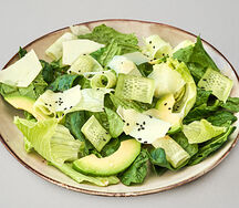 Большой зеленый салат