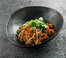 Жареный рис с курицей