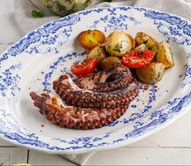 Осьминог на гриле с картофелем