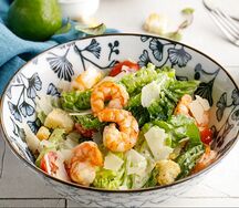 Салат Цезарь с креветками