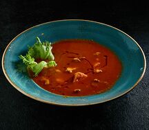 Томатный суп с морепродуктами