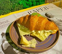 Круассан Четыре сыра