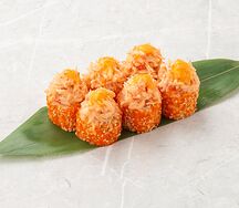 Ролл со снежным крабом и кисло-сладким соусом
