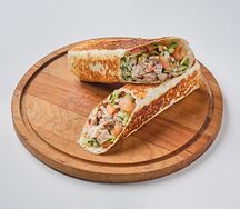 Шаурма с сыром и летним салатом