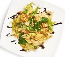 Салат с яблоком и авокадо vegan