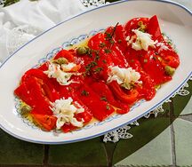 Печеные перцы рамиро с крабом