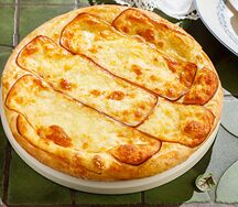 Хачапури с копченым сыром Сулугуни