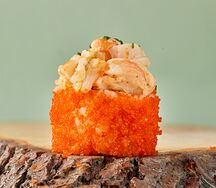 Острый ролл с креветкой