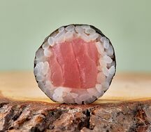 Маки ролл с тунцом