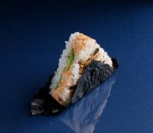 Онигири с креветкой