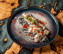 Спагетти нэри с лососем