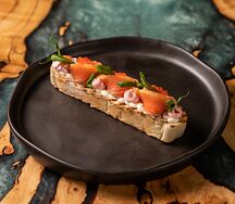 Тост с лососем