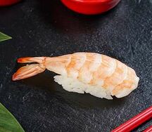 Суши с креветкой