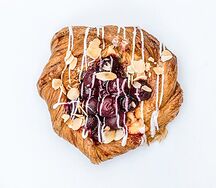 Вензель с вишней