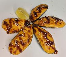 Запечённые мидии в чесночном соусе
