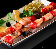 Гарнированная семга на шпажках