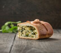 Пирог с луком и яйцом