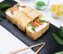 Харумаки с лососем