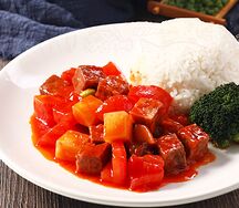 Говяжья грудинка с помидорами