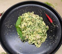 Паста с курицей и шпинатом