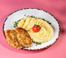 Куриные котлетки с картофельным пюре