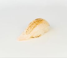 Опалённые суши с морским окунем
