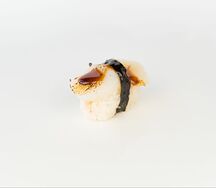 Опалённые суши с морским гребешком