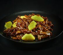 Նյու Տաո հորթի միս արքայախնձորով