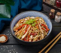 Вок удон с куриной грудкой терияки