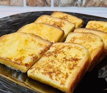 Гренок из тостера с яйцом