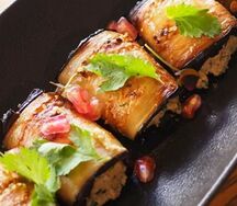 Рулеты из баклажанов с грецкими орехами