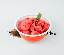 Пельмени мясные с аджикой