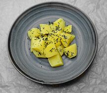 Картофель отварной с укропом